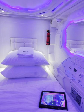 Met A Space Pod @Phrom Phong
